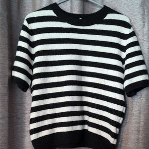 H&M Monochrome Striped Knit Top